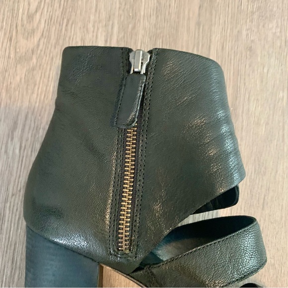 Eileen Fisher Black Leather Heeled Sandals - Picture 7 of 11